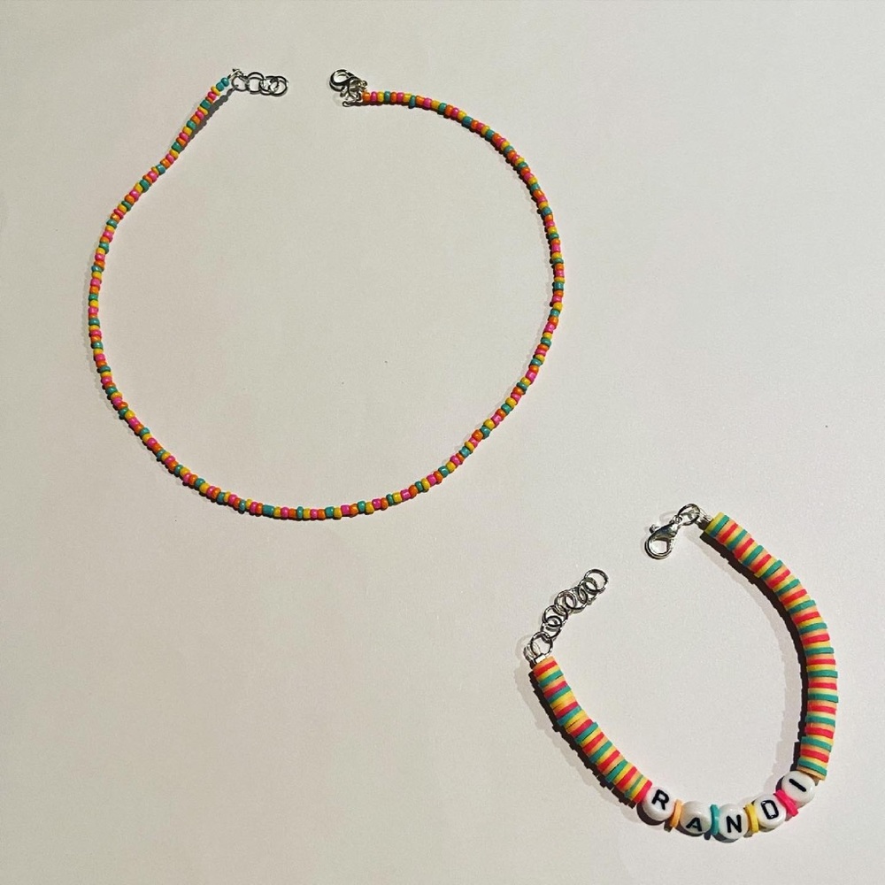 Necklace and bracelet set
